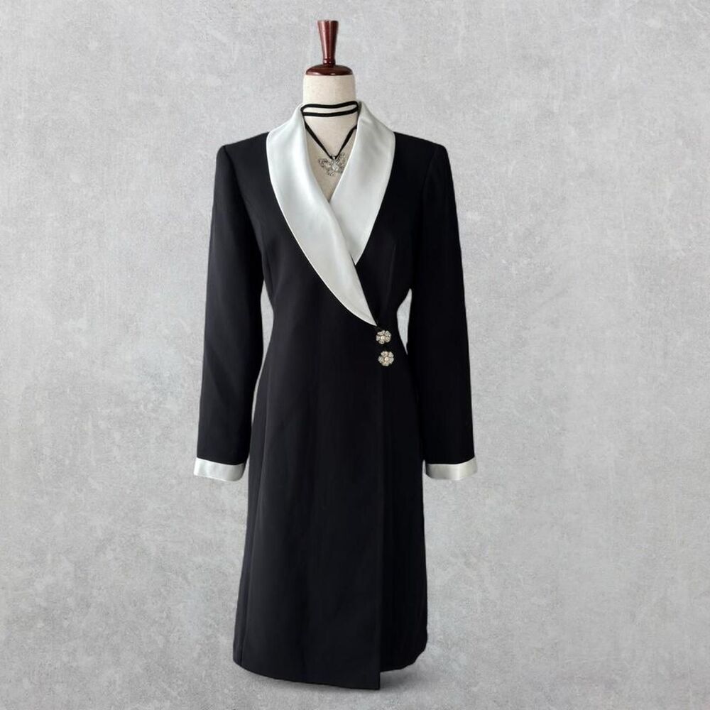 Shani Collection Pearl Flower Button White Satin Lapel Black Tuxedo Dress Sz 12